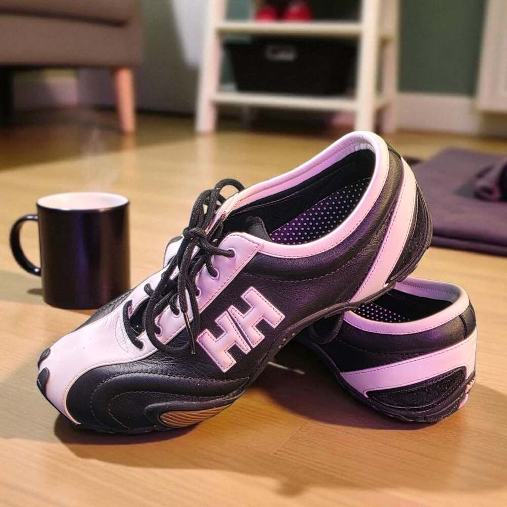 Women's Helly Hansen Crew Low Sailing Shoes - Picture 13 of 14